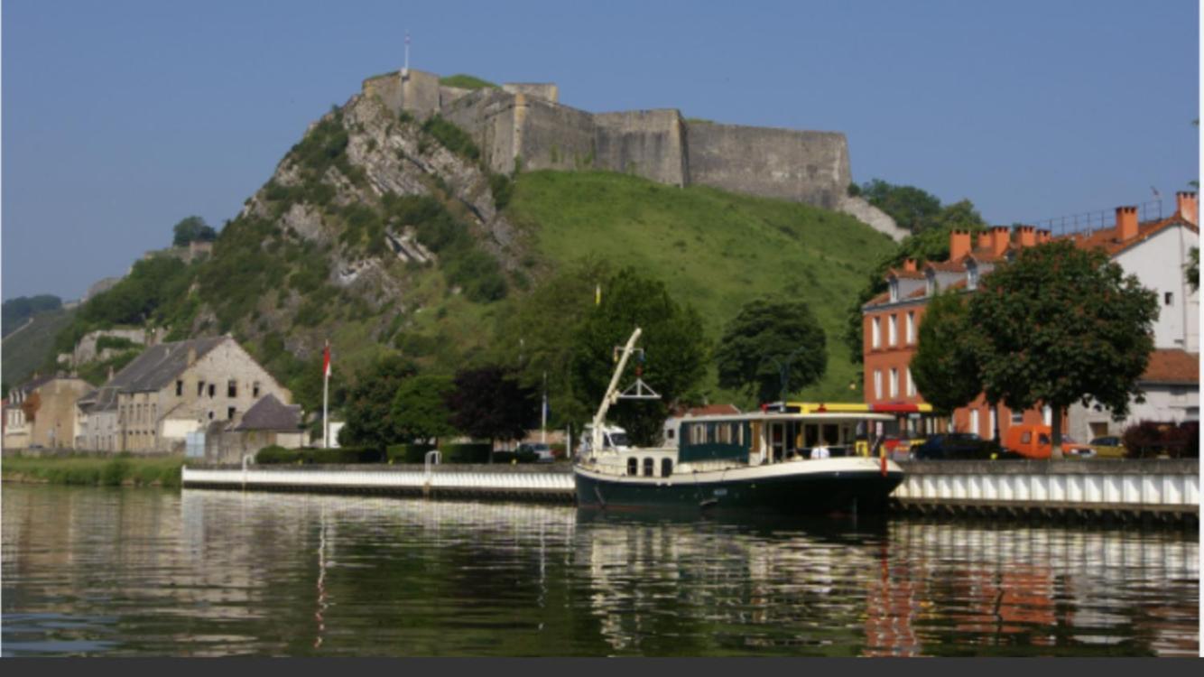 Апартаменты Le Repos De La Meuse Живе Экстерьер фото